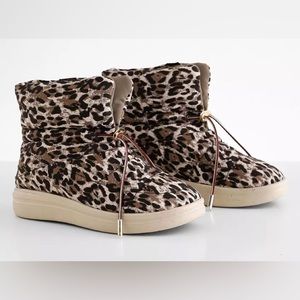 Hey Dude Margot Eco Leopard Winter Lightweight Ankle Boots Womens Size 8 NEW